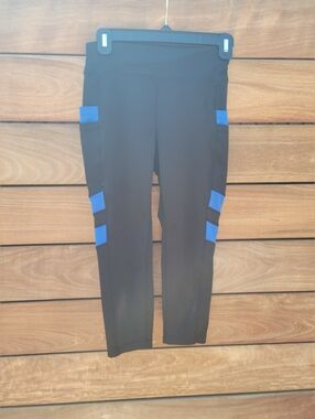 POP Fit Black Blue Capri Pants Leggings With Pockets Size Small